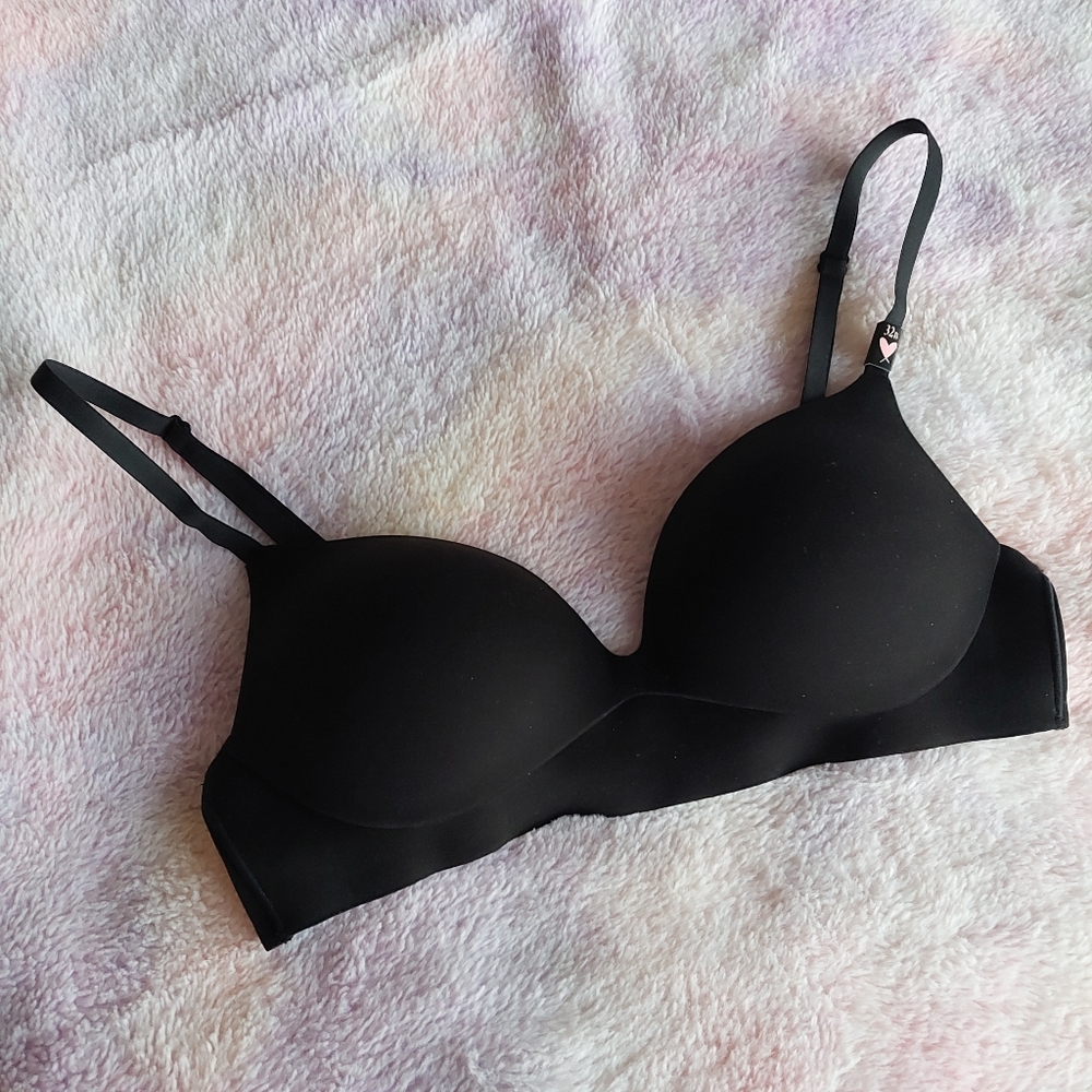 *DISCONTINUED* Victoria's Secret Incredible Bra